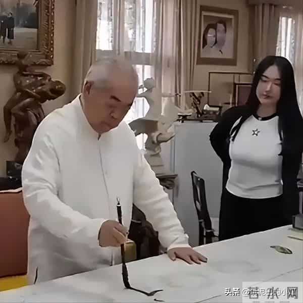 范曾露面回应，37岁徐萌近期产下独子，与54岁女儿断绝关系