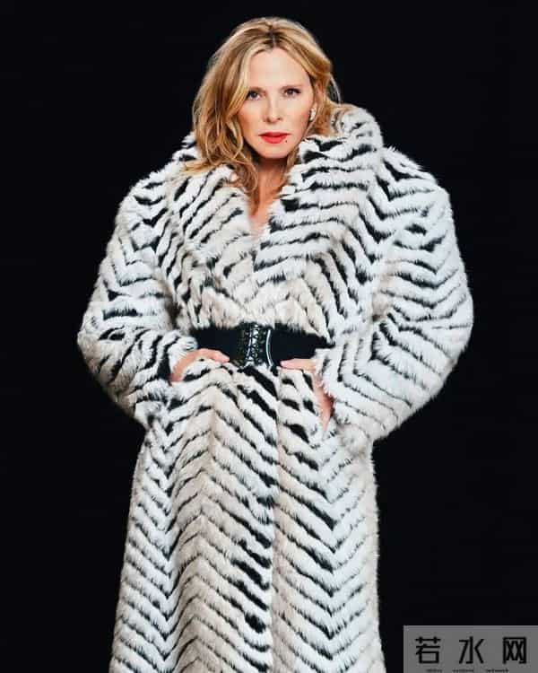 我们最爱的她69岁四婚嫁小14岁帅哥,活得爽全因这句顶级信条