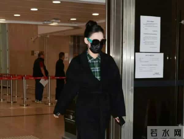 张柏芝出庭照神图来了，五官立体又精致，皮肤白到发光