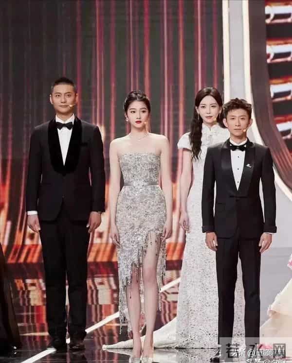 不合影不知道，一合影全露馅！原来这些明星都是潜藏的“小土豆”