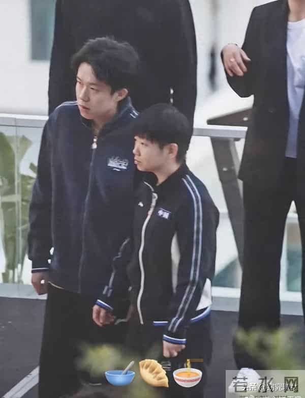 莎莎和大头站一块真的很般配,我敢打赌没人不想他们在一起的吧?