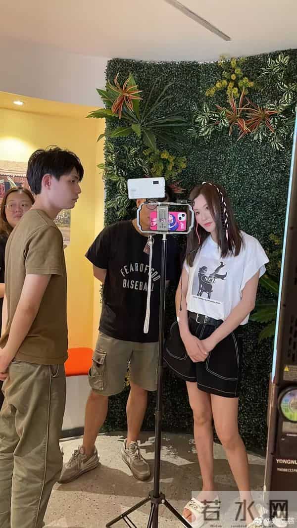 前亚姐回港照顾丧妻父亲!曝因习惯不同难适应,经历坎坷曾遭侵犯