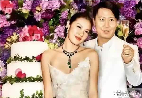 她抛下7亿的黎明，下嫁破产老头，44岁生活凄惨的她后悔了吗？