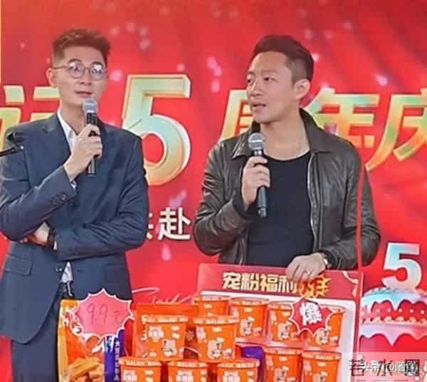 汪小菲搞麻六记五周年庆,小S送S妈礼物,大S遗像意外曝光