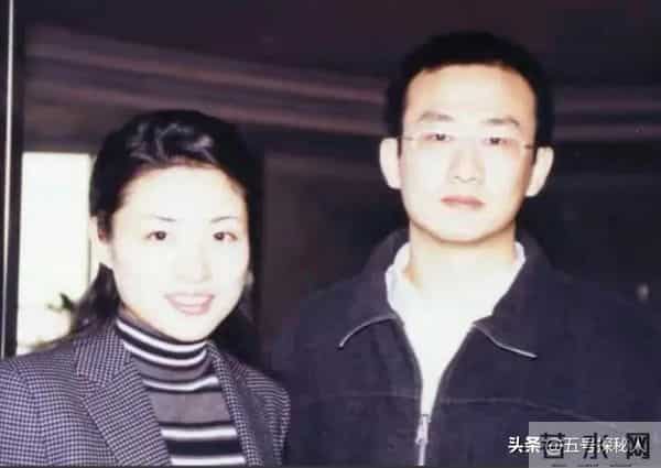 她“抛弃”前夫再嫁百亿富豪，从央视辞职8年，今56岁跨行当演员