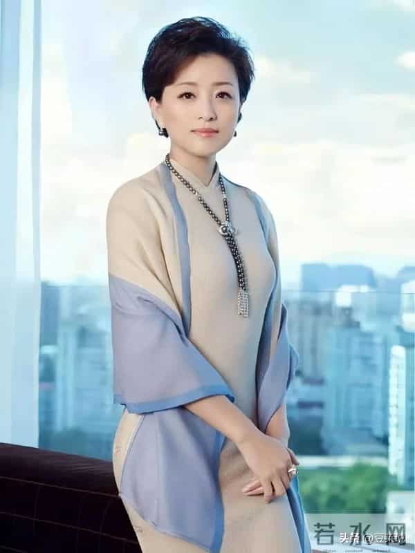 豪门梦碎？曾经辞职央视，嫁百亿身家富豪的杨澜，如今混成这样