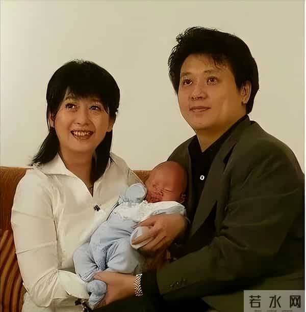 孟庭苇现状:风韵犹存容颜不改,56岁单身潇洒,儿子18岁长得超帅