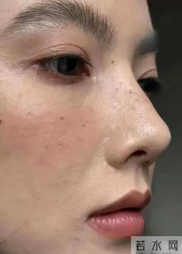 张柏芝素颜高清照!虽然皮肤不太好,但这长的也太立体了吧