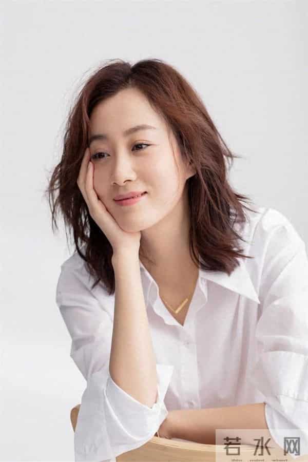 她被赵本山看中，3次上春晚，前任成李小冉老公，41岁仍不婚不育