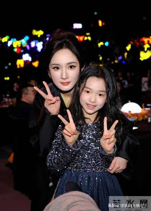 小酒窝晒了和杨幂白鹿檀健次刘宇宁黄景瑜王安宇合照引爆全网!