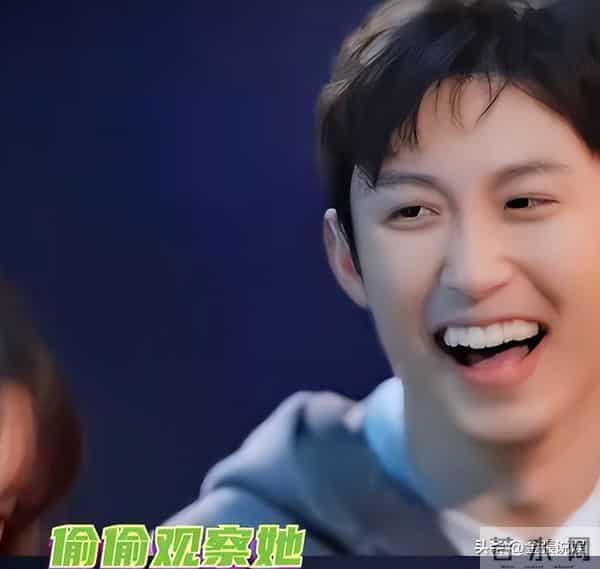 关系藏不住了？黄景瑜被曝有"新恋情"，金晨把腿放到他腿上！