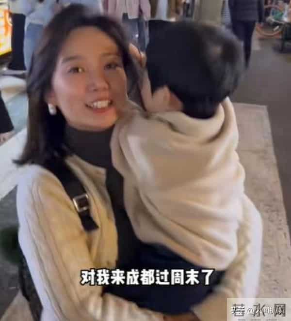 原来我们误会李七月了，央视对她另有重用，连龙洋康辉都刮目相看