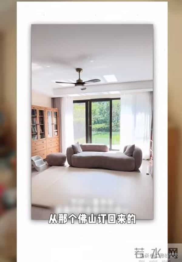 原来我们误会李七月了,央视对她另有重用 连龙洋和康辉都刮目相看