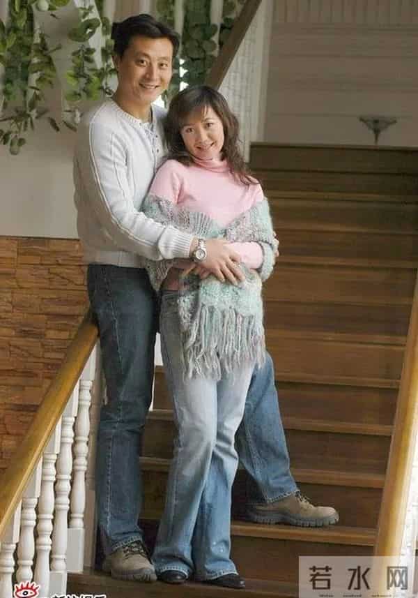 她陪他住7年地下室,他红后说:房子能换,老婆这辈子不换!