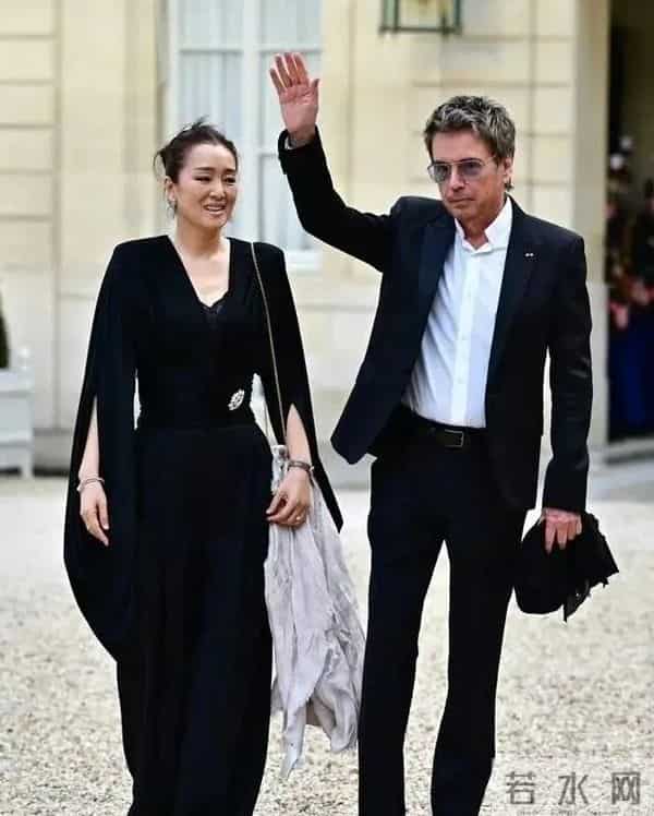 巩俐父亲：名校教授、家庭圆满，两个女儿却成了他心中的痛