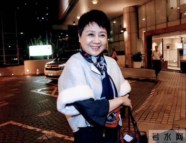 临终将“私生子”交给何超琼,赌王下的这盘大棋,五年后才看懂