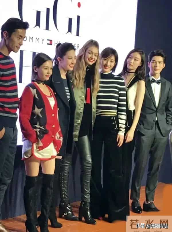 不合影不知道，一合影全露馅！原来这些明星都是潜藏的“小土豆”