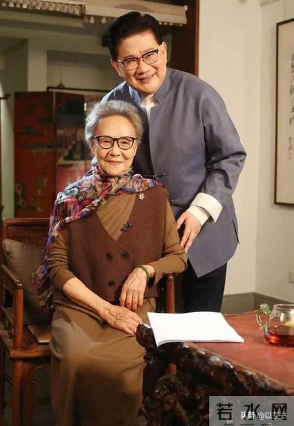 87岁吴彦姝没想到，丈夫和父母去世后，名校博士的外孙成她的依靠