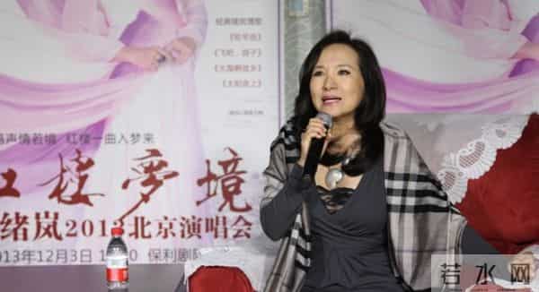 事业巅峰远赴美国，被老外“玩腻”后晚年回国，如今变成了这样！