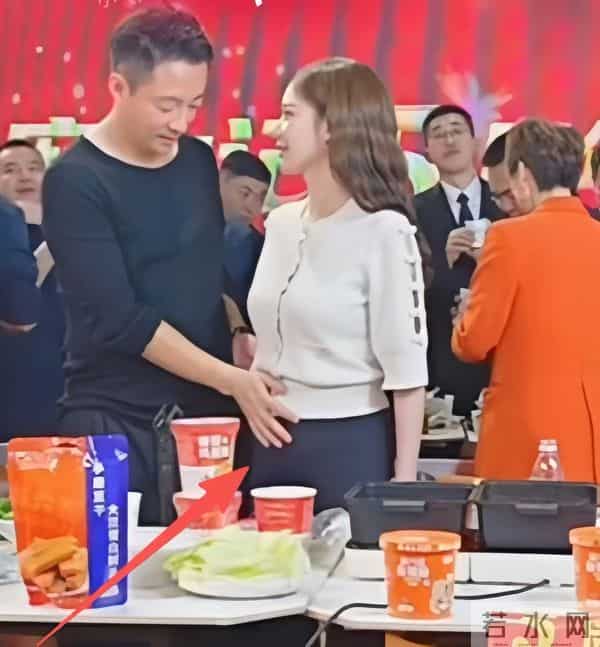 马筱梅6月孕肚曝光!只睡4小时坚持直播太拼命,员工透露胎儿性别