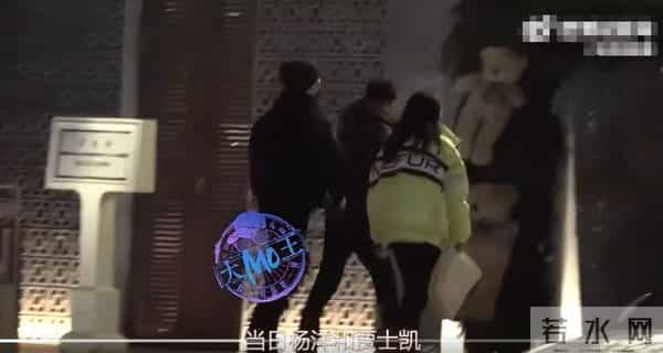 曝贾士凯被知名导演醉吻,杨洋提前离场很淡定,曾还与baby传绯闻