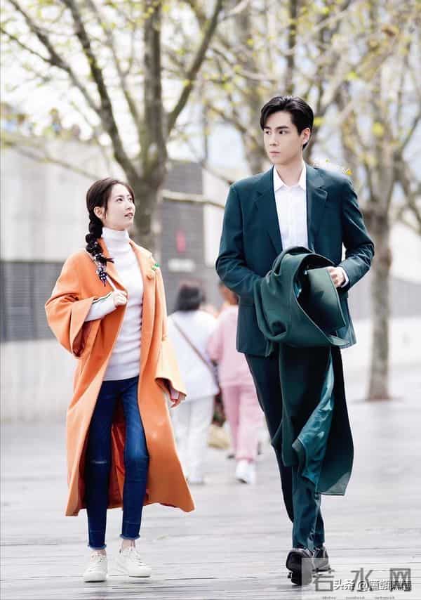 不合影不知道，一合影全露馅！原来这些明星都是潜藏的“小土豆”