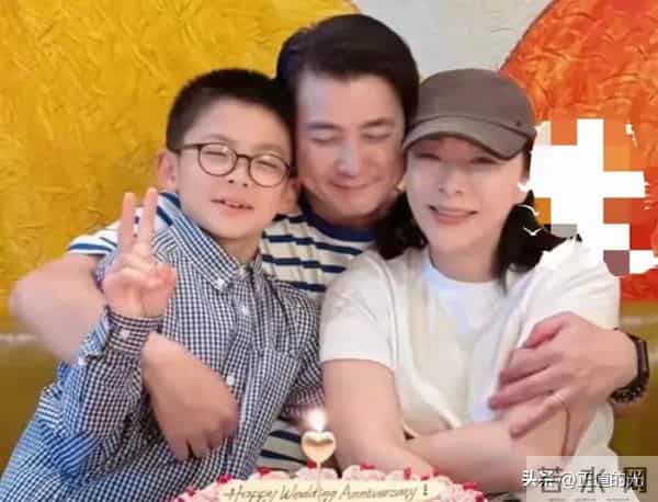 保剑锋喊黄慧颐那谁谁 称她不高级 编辑8次文案 装不在意开心打网球