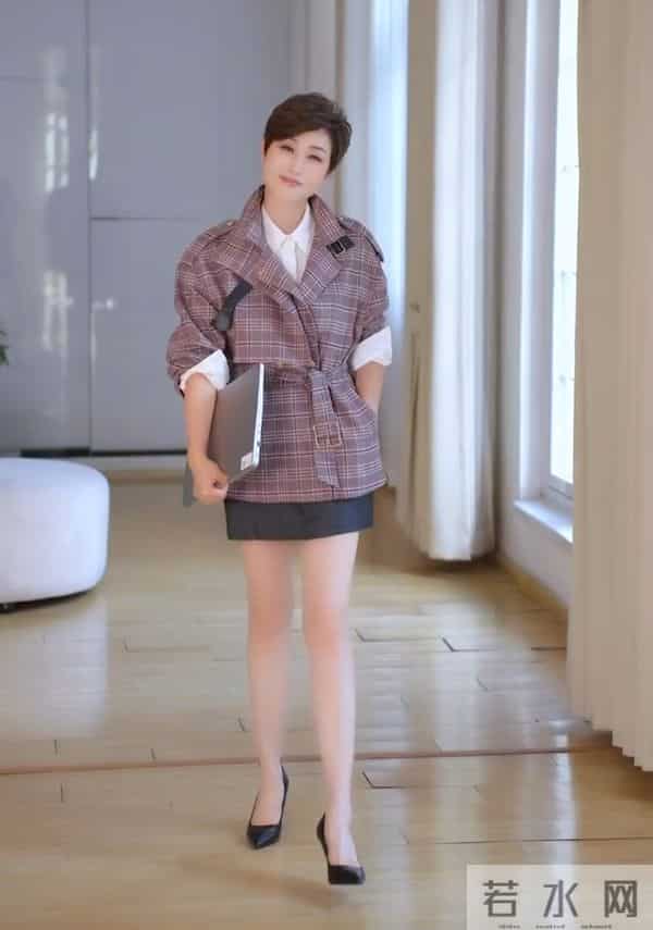 香港演员陈法蓉居家写真,高跟美腿韵味十足