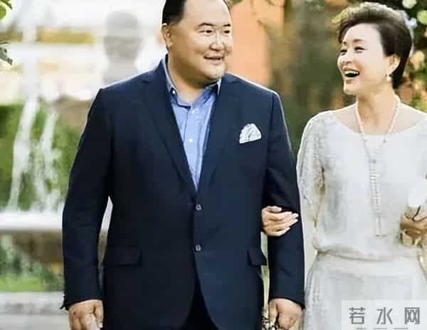 张一兵现状：坚守银行岗位，再婚过普通生活，和前妻杨澜没联系