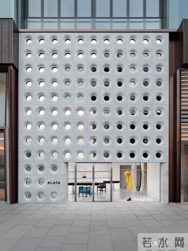 北京酒会太真实，吉娜"假胸"尴尬，娜然脸肿胀，秦舒培一脸男相