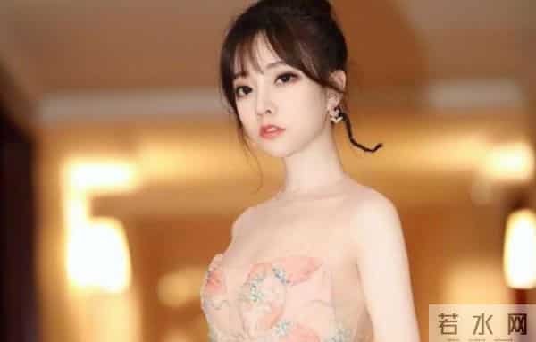 钱再多有什么用,“消失”1年的冯提莫,给所有人提了个醒