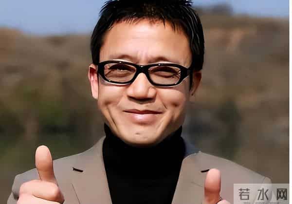 写歌30年穷困潦倒，前妻失望选择离婚，谁料51岁靠一首歌一夜成名