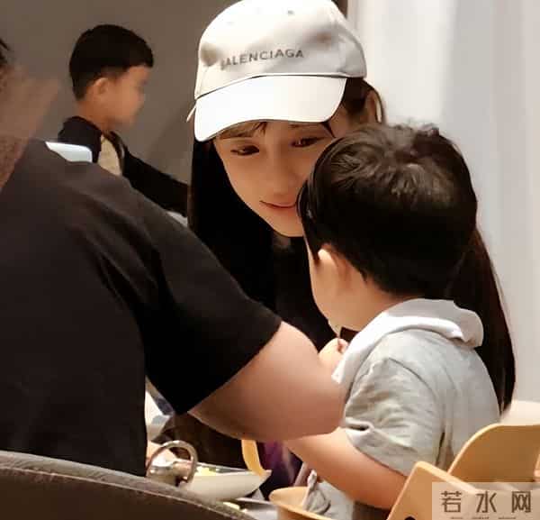 离婚4年后，杨颖被曝出恋情“新瓜”，原来最不体面的是黄晓明！