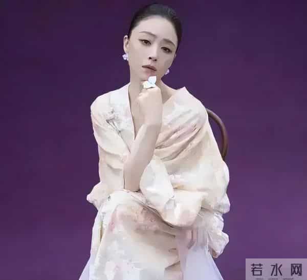 走了大S老路?42岁蒋欣减肥崩溃落泪,给女明星们狠狠上了一课