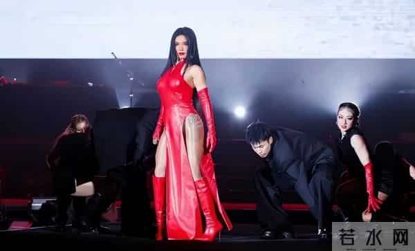 江映蓉瘦40斤秀肌肉,健身房铁娘子模样,粉丝反应两极化