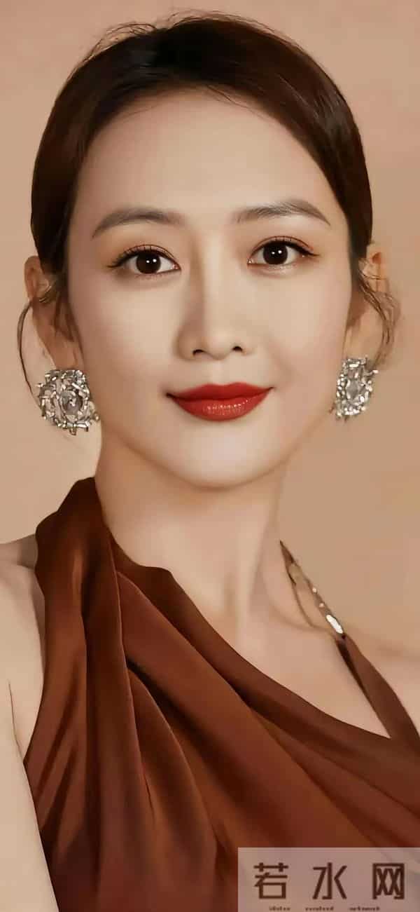 王鸥的迷人魅力,优雅与惊艳并存