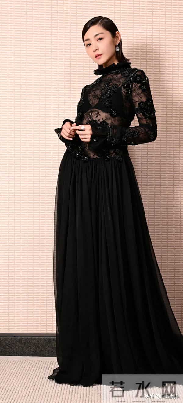 红气养人——卫诗雅时尚写真大图