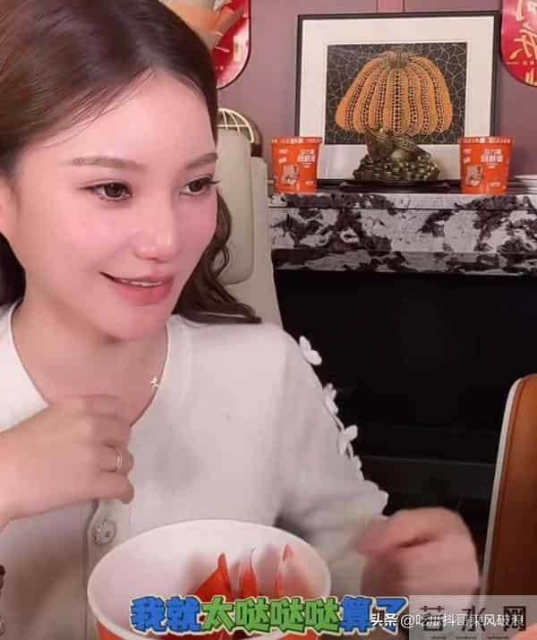 同一天！马筱梅挺孕肚参加五周年庆典，小S和姊妹、S妈相拥而泣