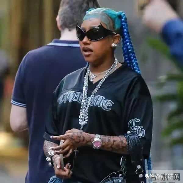 金卡戴珊都服气，坎爷的遗传基因太强大了！