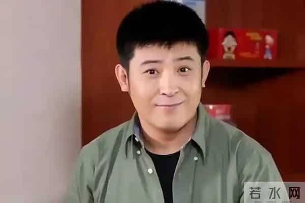 明着吃软饭?多次上春晚竟然全是老婆的功劳,结婚多年被拿捏死