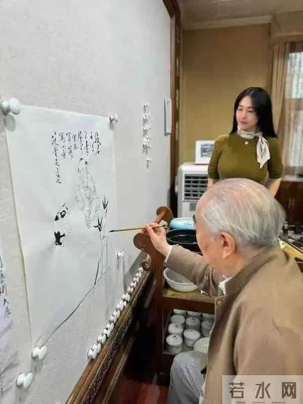 87岁范曾发声明当天，“被断绝关系”的继子控股公司仍直播卖画，近一个月销售额或超百万元