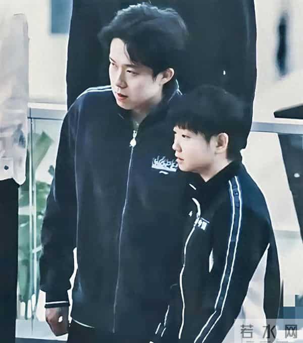 莎头组合获外卡参赛,杜姐亲自迎接,12月香港总决赛再冲冠军