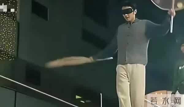 王菲也没想到，自己的现任男友谢霆锋，竟走上了和李亚鹏一样的路