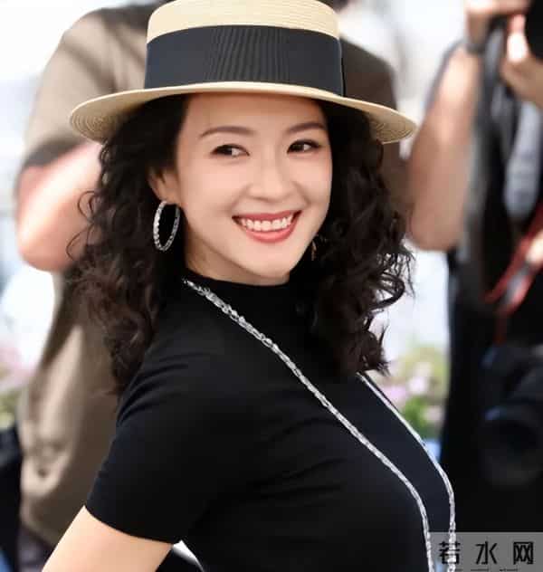 章子怡等了25年，李安终于抱了她，满身野心的女孩终于活成大女主