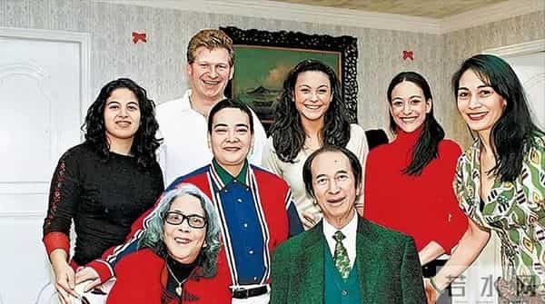 临终将“私生子”交给何超琼,赌王下的这盘大棋,五年后才看懂