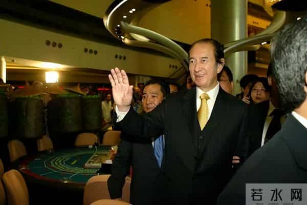 临终将“私生子”交给何超琼,赌王下的这盘大棋,五年后才看懂