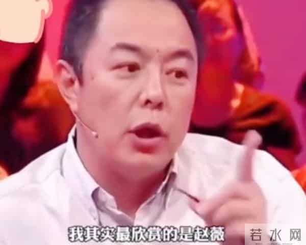 封杀4年后，赵薇带3个助理现身北京机场，脸小一圈引猜测：想复出