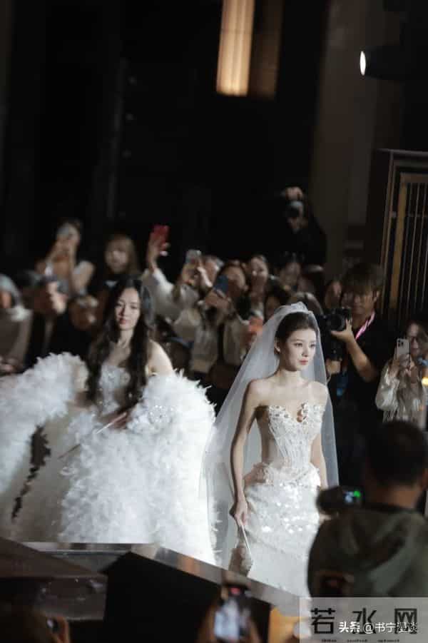 这一次,面相大变的郭碧婷 撕碎了向太最后的体面,原来郭爸没说谎