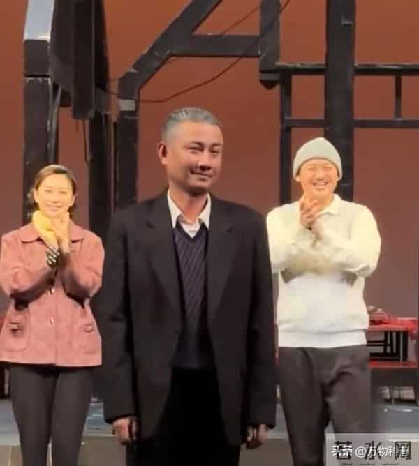 马伊琍参加上戏80周年校庆,文章话剧演出,腰伤复发