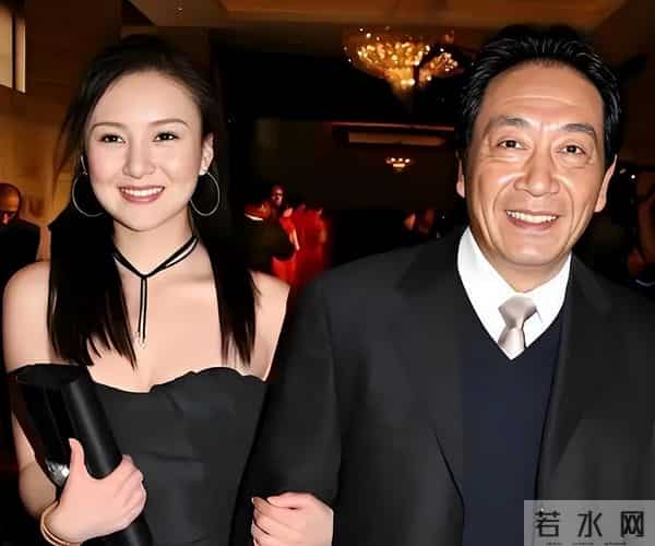 演员饶芯语:结婚11年,如今丈夫王奎荣78岁了,她的婚姻幸福吗